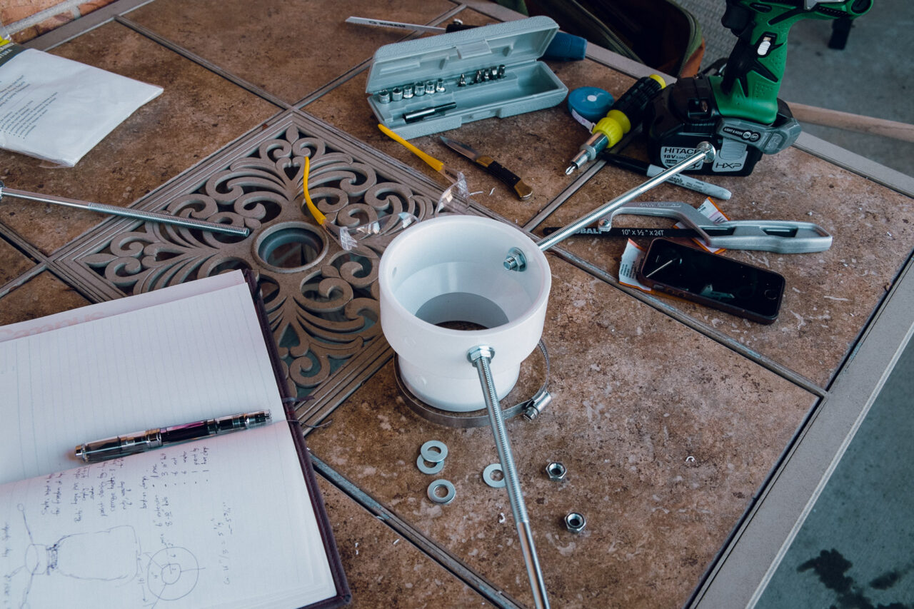 Assembling support bolts