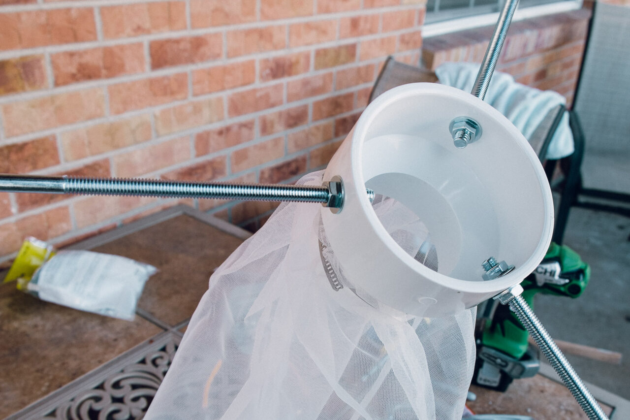 With strainer bag